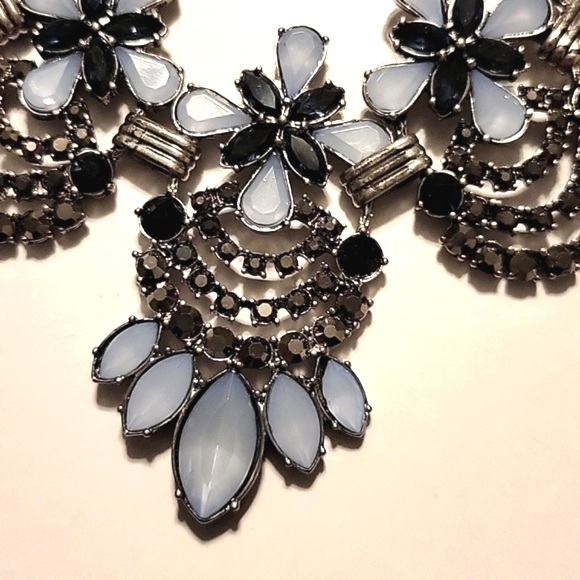 Modcloth blue rhinestone statement necklace - Picture 3 of 3